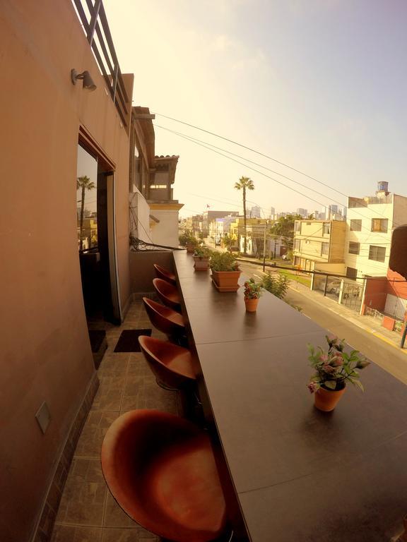 La Casa De Karla Hostel Lima Exterior photo